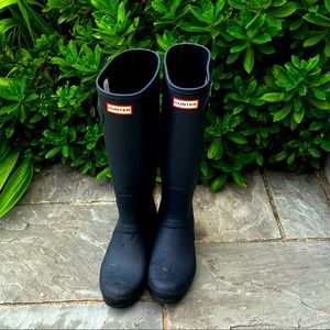 Hunter Size 11 dark blue knee high boots